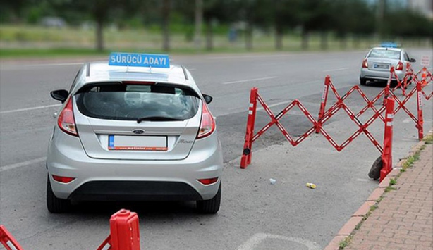 Ehliyet sınavlarına "video"lu standart geliyor